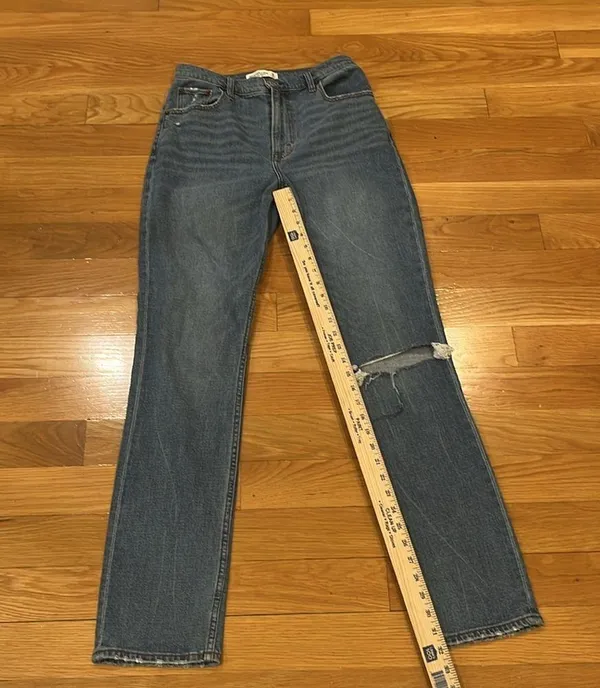 Abercrombie & Fitch the 90s slim straight ultra high rise jeans size 28/6L. - Image 6
