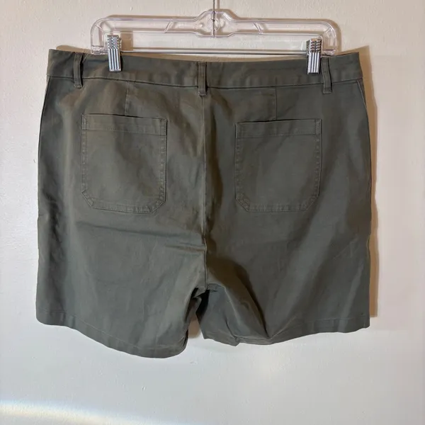 J. Jill Button Side Shorts English Moss Green Cotton Linen‎ Stretch Size 14 NWT - Image 2
