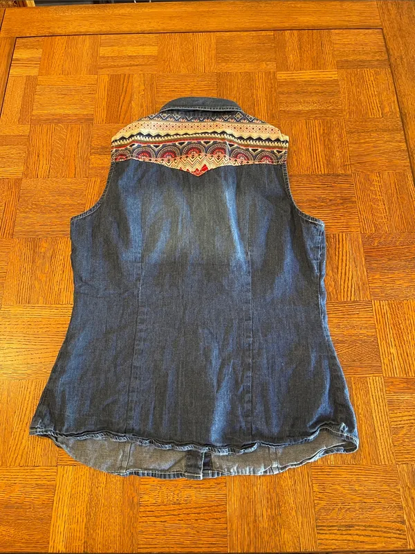Roper Denim Sleeveless Pearl snap blouse Small - Image 4