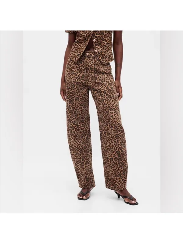 GAP Leopard Brown High Rise Barrel Jeans - Image 2