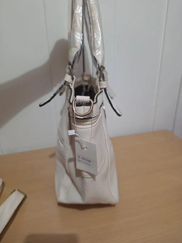 Beautiful white purse - Image 6