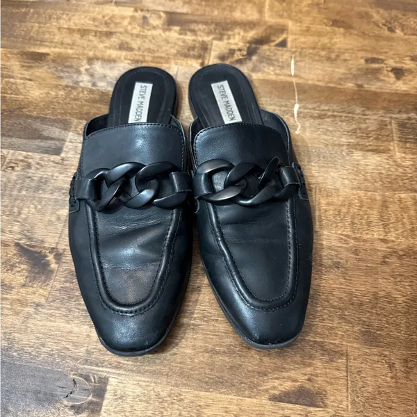 STEVE MADDEN Black Leather w/ Chain Detail Slip-On Loafers Mules Flats Size 10 - Image 2