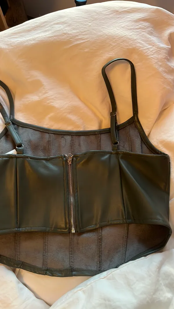leather green top Size L - Image 2