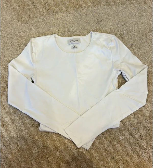 Aritzia Babaton Contour Cropped Long Sleeve - Image 2