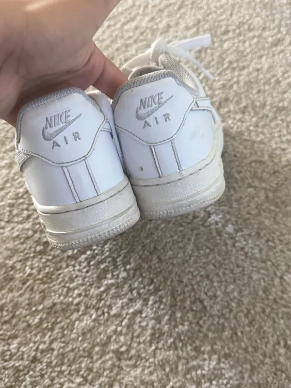 White Nike Air Force - Image 2