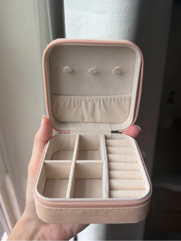 Compact Travel Jewelry Box in Light Pink - Image 3