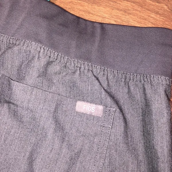 Figs Livingston graphite size small nurses scrubs - Image 8