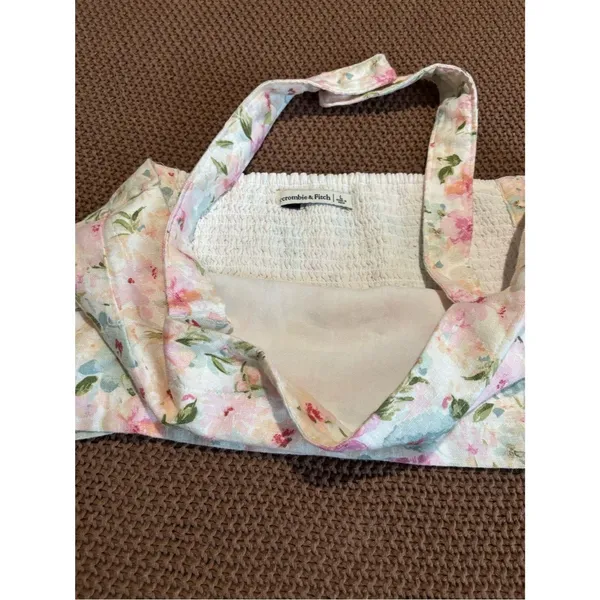Abercrombie & Fitch Floral Halter Crop Top Size Large - Image 3