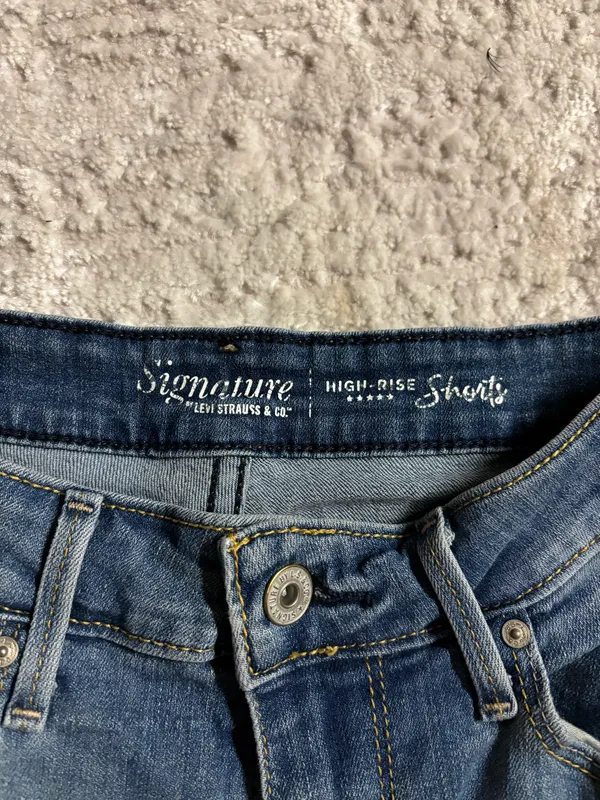 Vintage Levi’s Shorts - Image 4