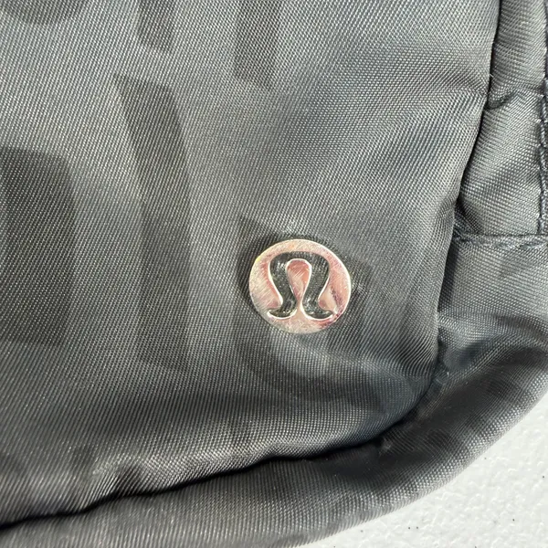 Lululemon Athletica‎ Everywhere Belt Bag 1L Wobbley Wordmark Logo Print Black - Image 4