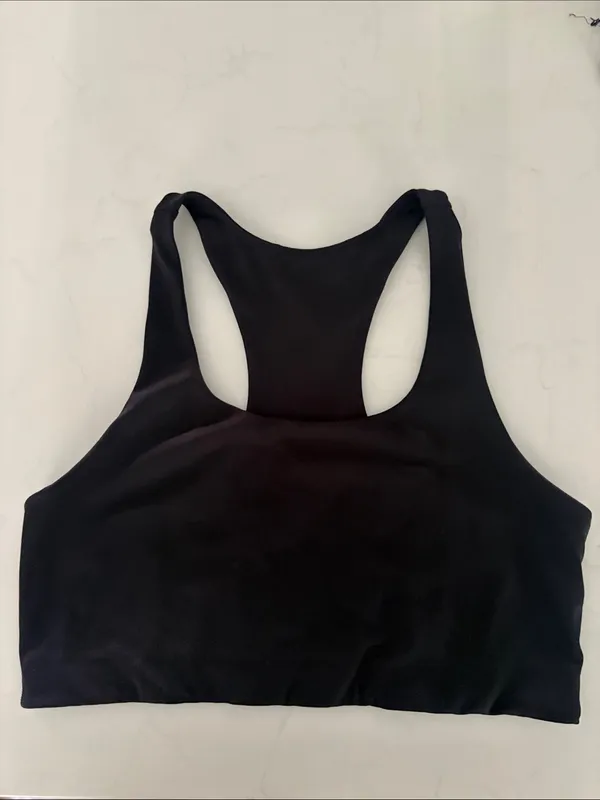 Quince Black Scoopneck Racerback Sports Bra Medium - Image 2