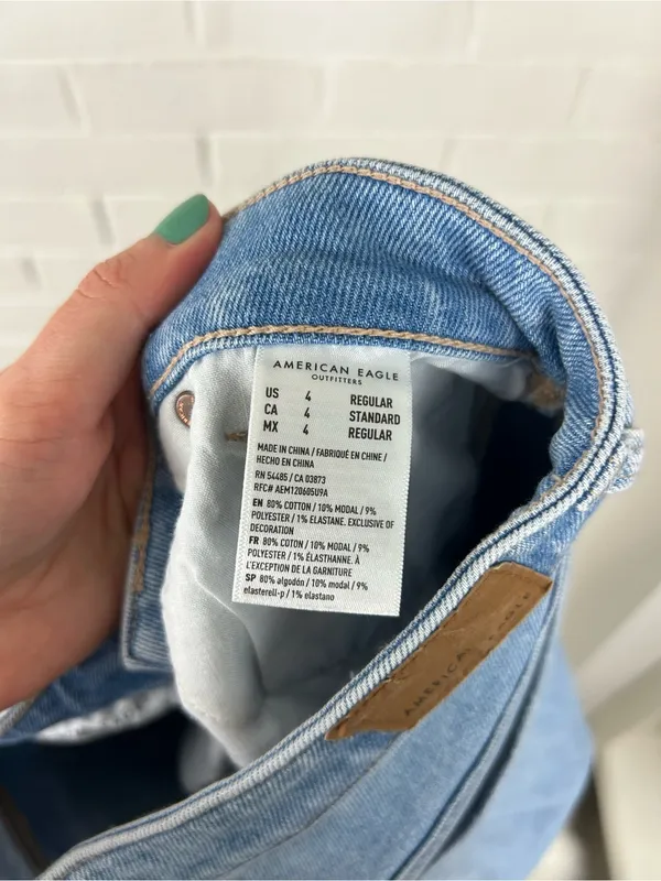 American Eagle Distressed Light Wash Mom Straight Jeans Size 4 - Image 4