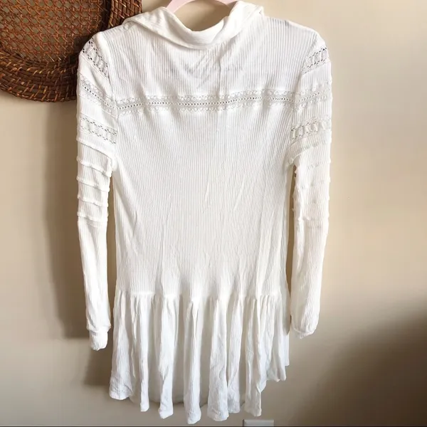 Free People Set to Stun White Top - Image 9