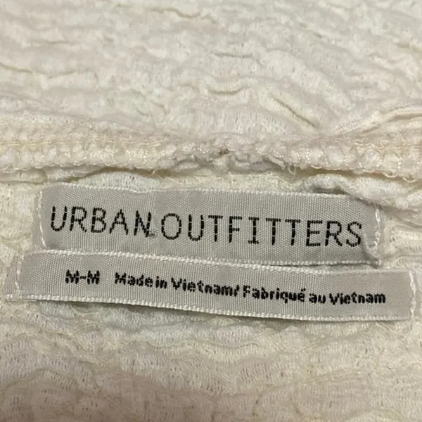 Urban Outfitters Cream Crinkle Textured Short Sleeve Button Down Crop Top Size M - Image 3