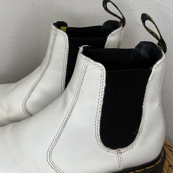 Dr. Martens Boots White Leather Chelsea Boot Quad 2976 Platform Retro Punk 90s - Image 6