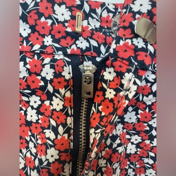 H&M L.O.G.G. Floral Print Shorts | Size 4‎ - Image 4