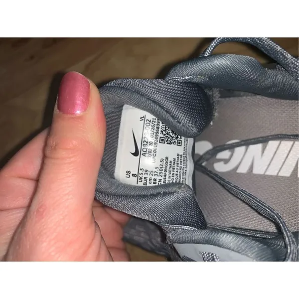 Nike running sneakers size 8  zoom windflow 6 gray - Image 7