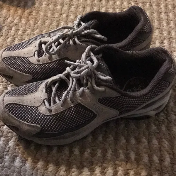 Ryka sneaker for woman size 7,5 - Image 2