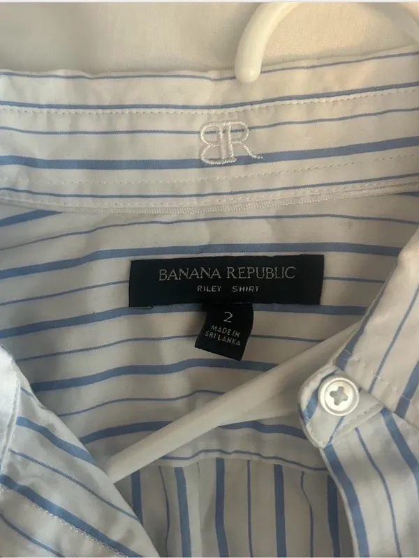 Banana Republic Blue and White Striped Riley Shirt - Image 2