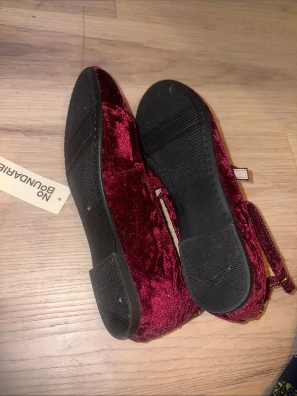 No Boundaries Burgundy Velvet Mary Jane Flats size 8 new - Image 11