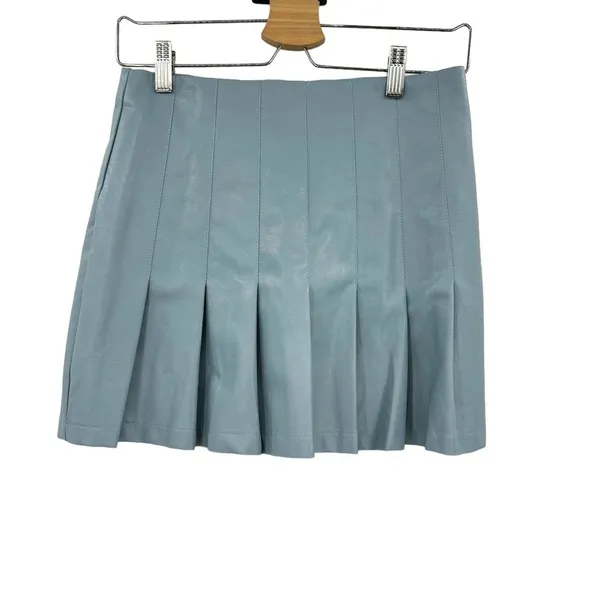 Aureum Sky Blue Vegan Leather Pleated Skirt Size‎ Small - Image 3