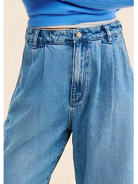 Free People Rolla’s Chloe Pleated Straight Leg Jeans in Medium Wash Size 25 - Image 2