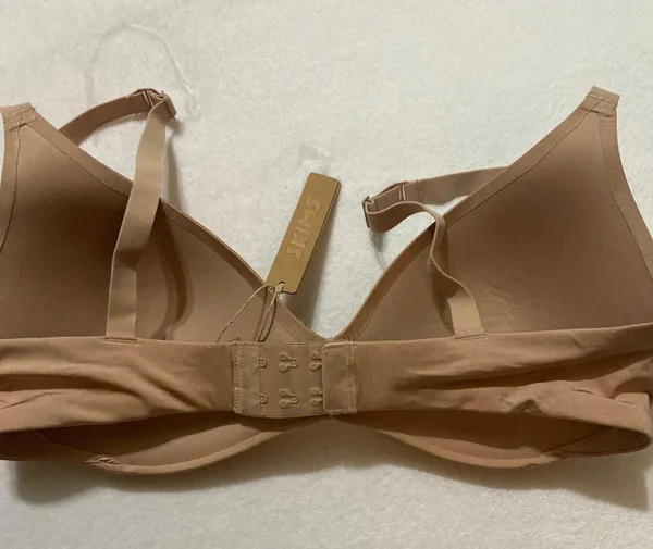 SKIMS Wireless Push Up Bra 36D - Image 4