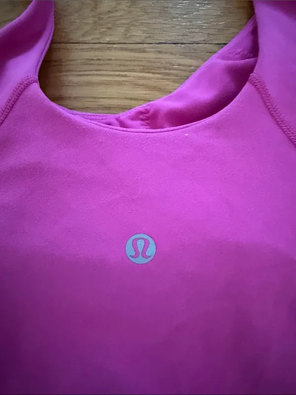 lululemon athletica Hot Pink Sports Bra size 6 EUC - Image 3