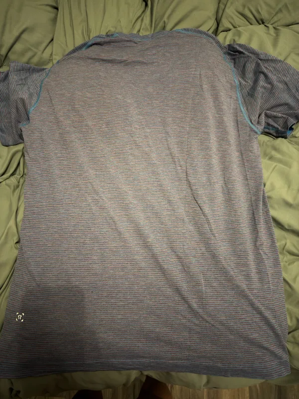 Lululemon Men’s Metal Vent Shirt L - Image 4