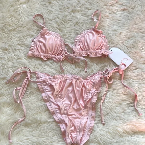 Dippin Daisys Pink Bikini Set - Image 3