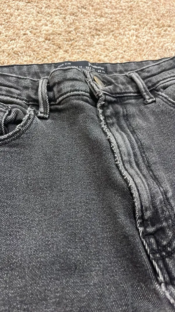 Stradivarius Black Mom Jeans - Image 4