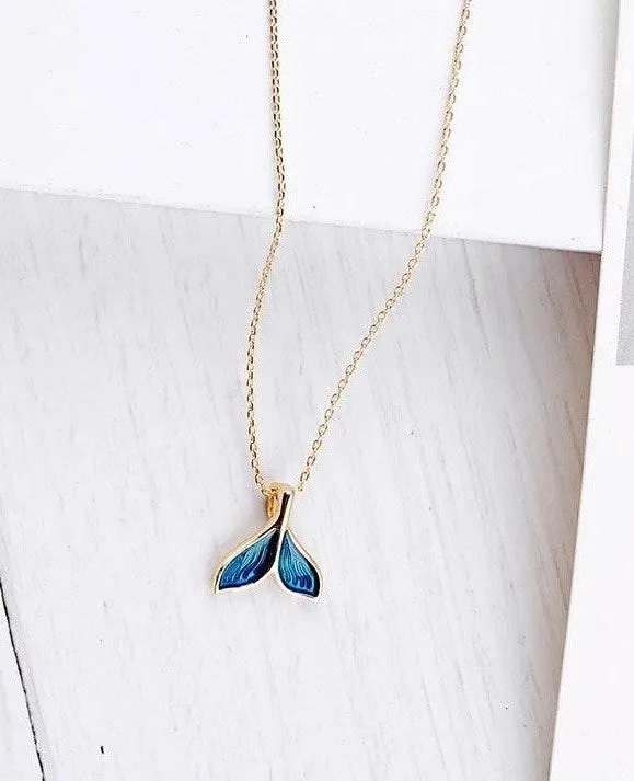 Boutique Enameled Fish Tail Gold Tone Chain - Image 3