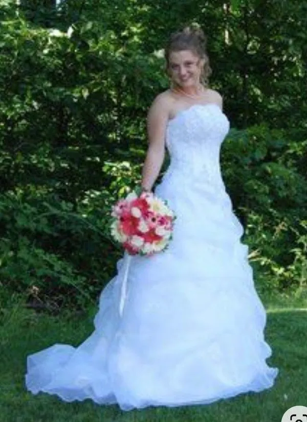 David's Bridal White Organza Wedding Dress - Image 3