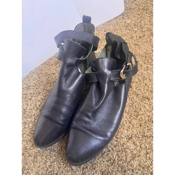 Andre Assous Black Leather Cutout Ankle Booties Buckle Strap Made in Spain Sz 40 - Image 4