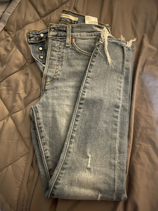 Levi’s Wedgie Skinny Jeans - Image 4