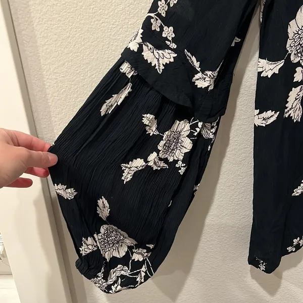 NWT Billibong Floral Tie Neck Blouse | Medium - Image 4