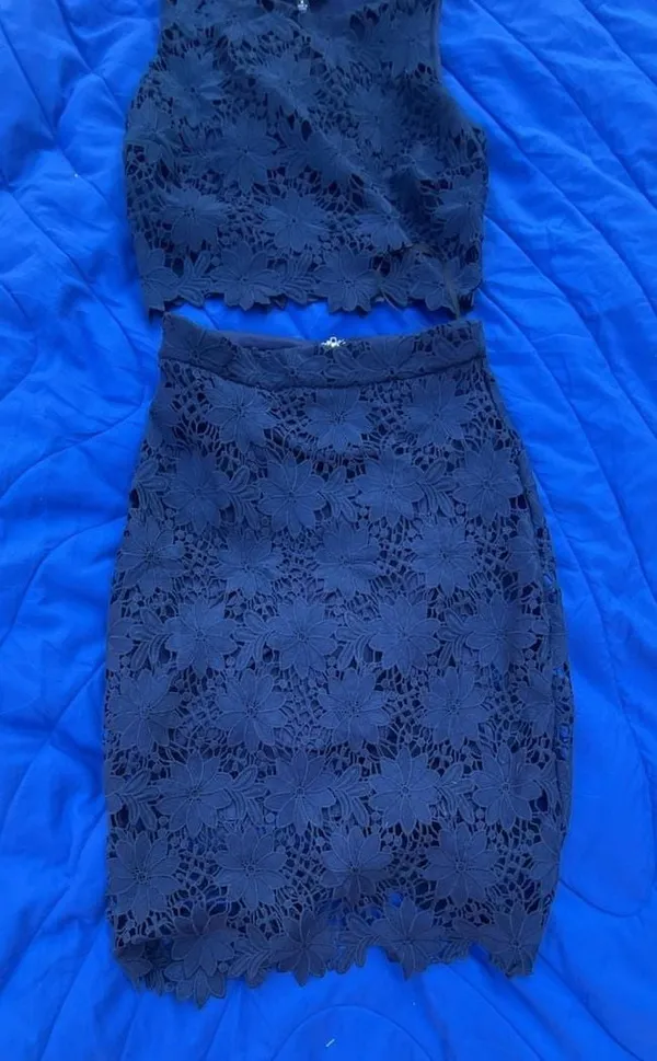 Lulus Navy Blue Floral Lace Two-Piece Set Size S - Image 3