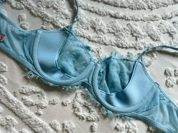 Victoria's Secret Bra Lace Push-Up - Image 4