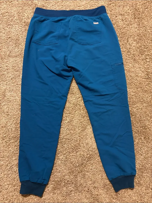 Figs Women’s Blue Alps Catarina One Pocket Scrub Top & Zamora‎ Joggers Medium - Image 11
