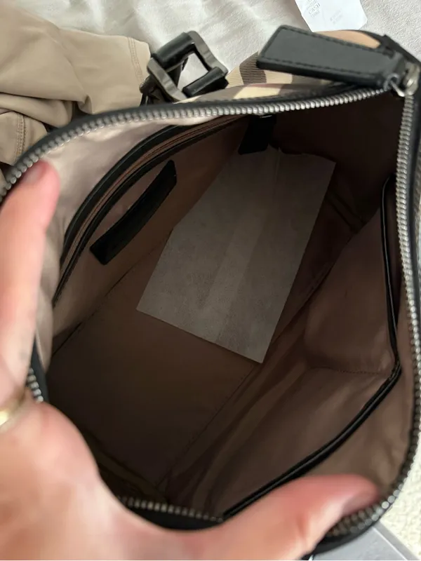 Burberry Beige Check Satchel with Black Patent Handles - Image 4