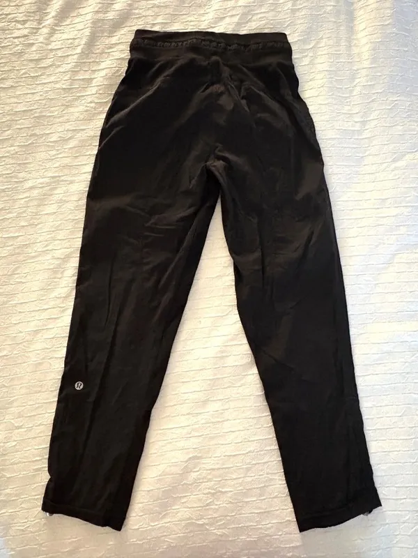 EXCELLENT Lululemon Dance Studio Mid Rise Crop 25" Pants Black Activewear 2 - Image 4