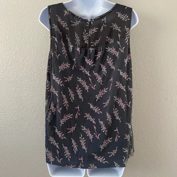 Loft Grey Floral Blouse Medium Feminine Dainty Flower Print Business Casual - Image 2