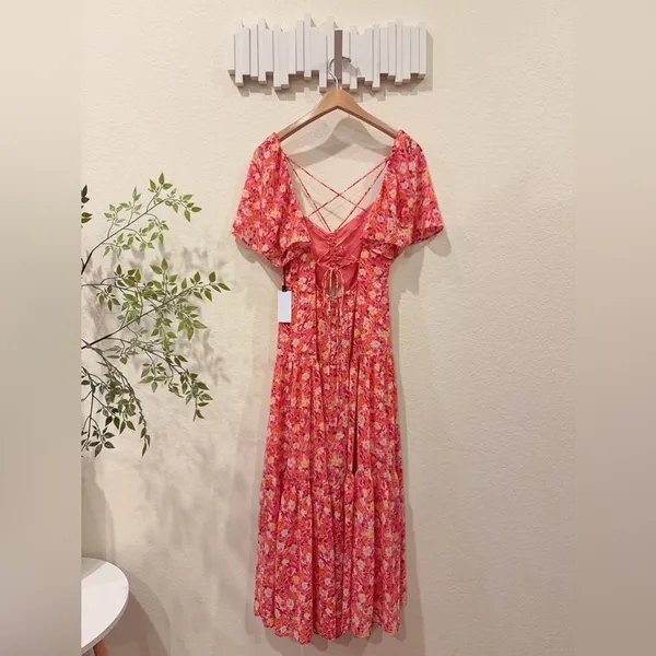 ASTR Cinched Bust Cut Out Center Dress in Red Multi Floral Size Small NWT - Image 6