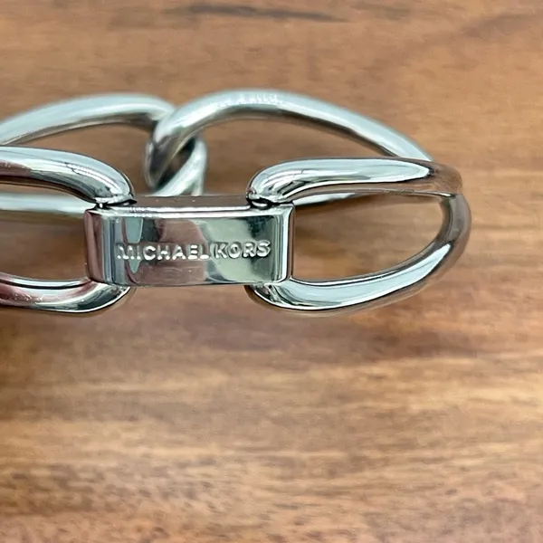 Michael Kors Silver Tone Knot Bracelet Hinged Bangle Signed Minimalist Statement - Image 6