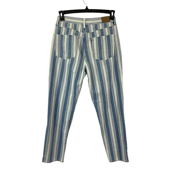 American Eagle Women's Light Blue & White Jeans - Image 2