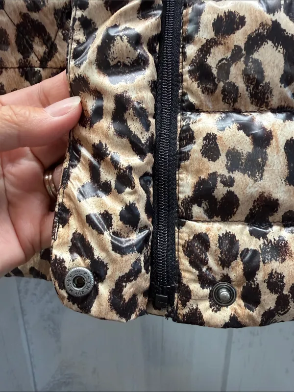 Lands' End NWT Leopard Print Down Filed Lightweight Packable Puffer Jacket - Image 4