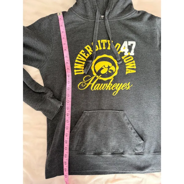 Jones & Mitchell University of Iowa Hawkeyes Hoodie Grey Glitter Hearts Large - Image 8