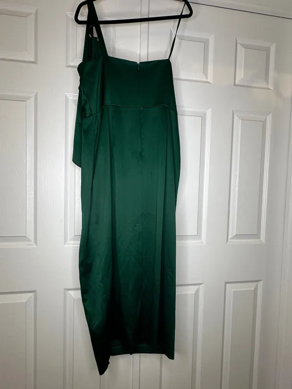 Adrianna Papell Emerald One Shoulder Gown with Slit Size 14 Wedding Guest - Image 7
