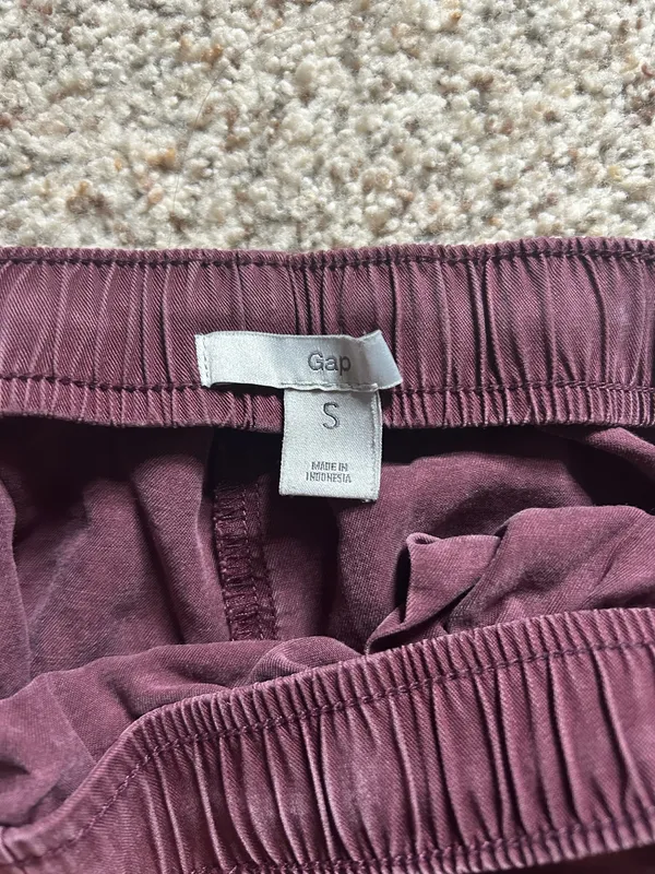 Gap Burgundy Shorts  - Image 3