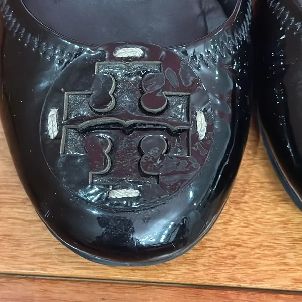 Tory‎ Burch Patent Black Flats size 7.5 - Image 2